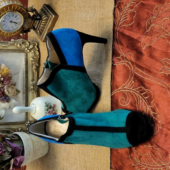 Anne Klein Shoes - Annie klein colorblind heel